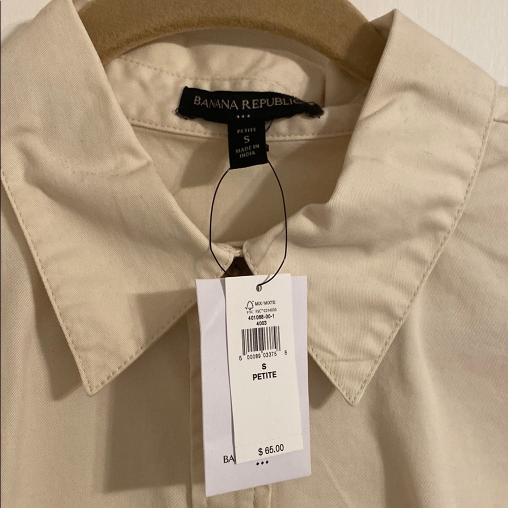 Banana Republic Women's Cream Button-Down Shirt - Picture 2 of 3